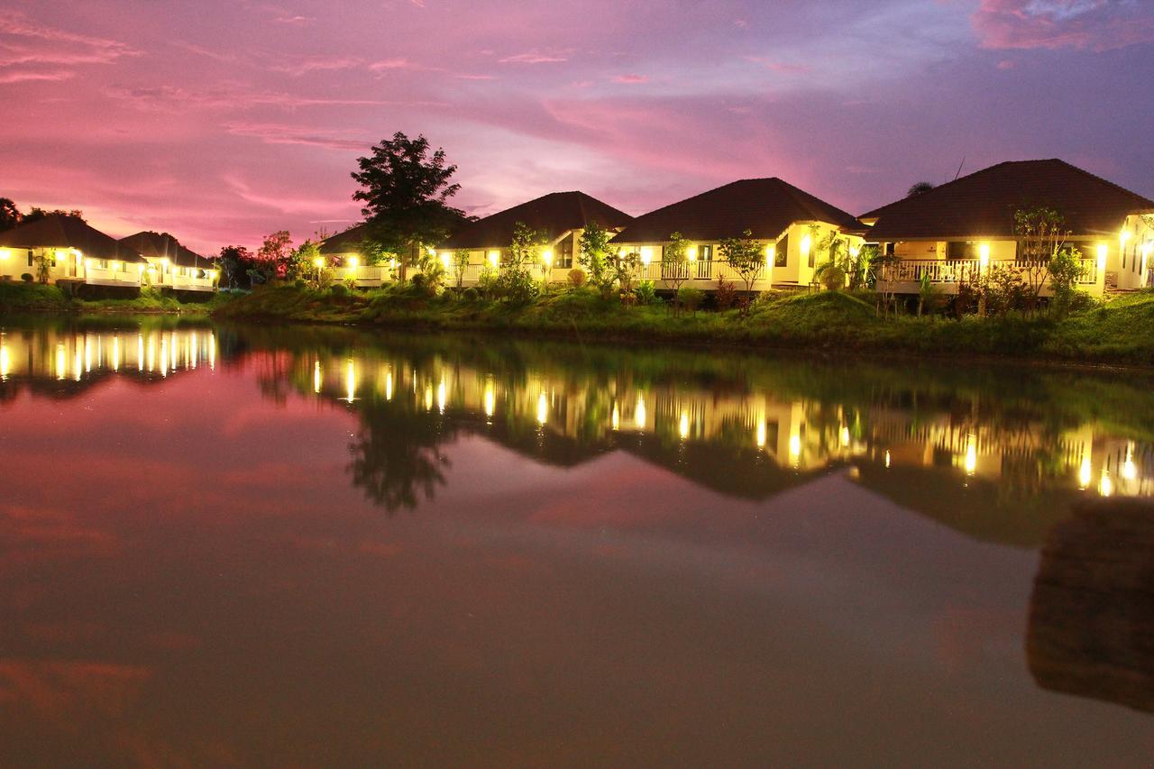 Pirom Lake And Resort Si Maha Phot Exterior foto